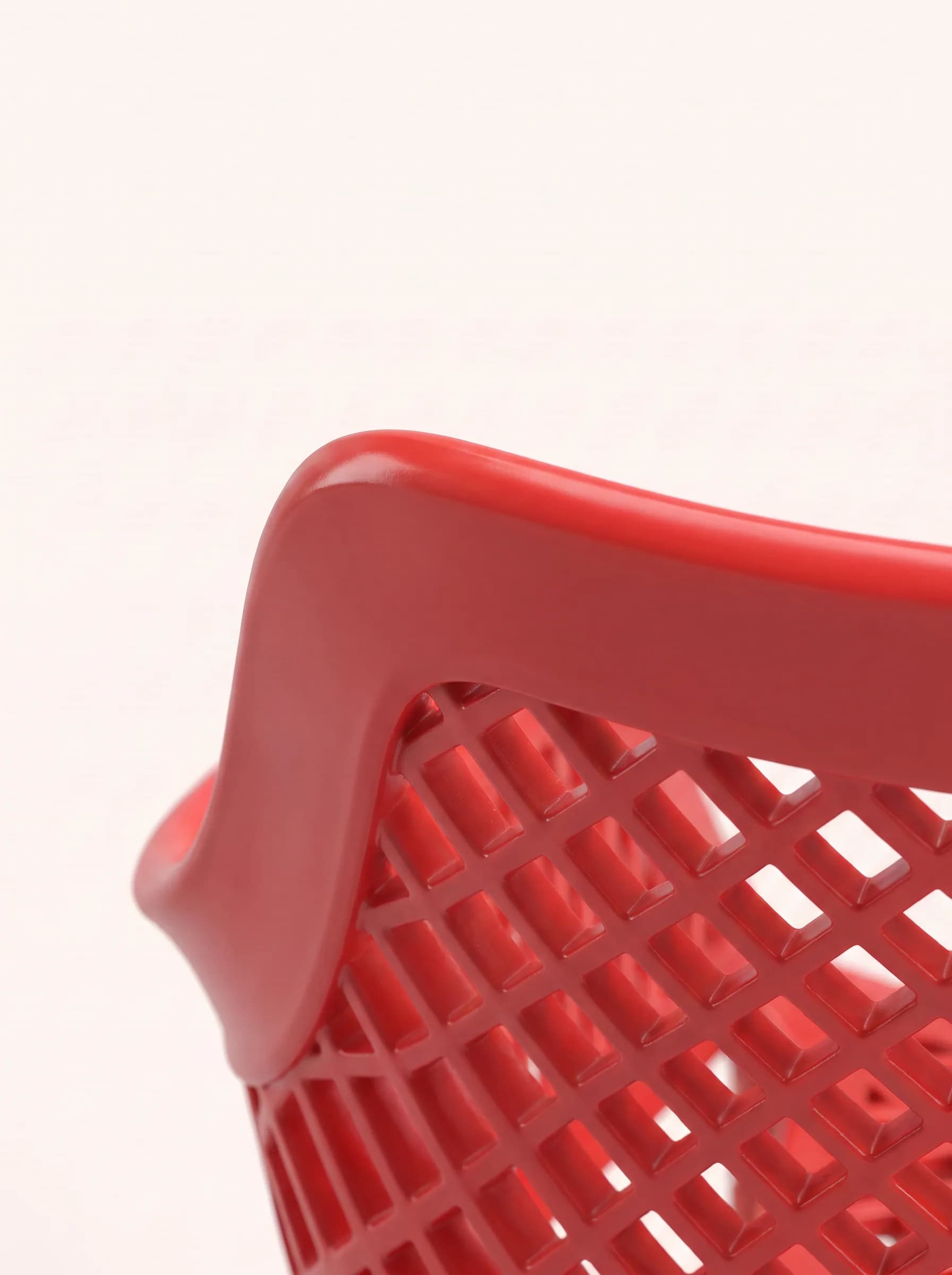 كرسى أحمر — Red